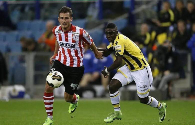 中国足球不 中国足球不