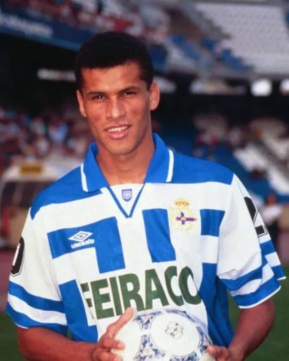 场上形成了 场上形成了