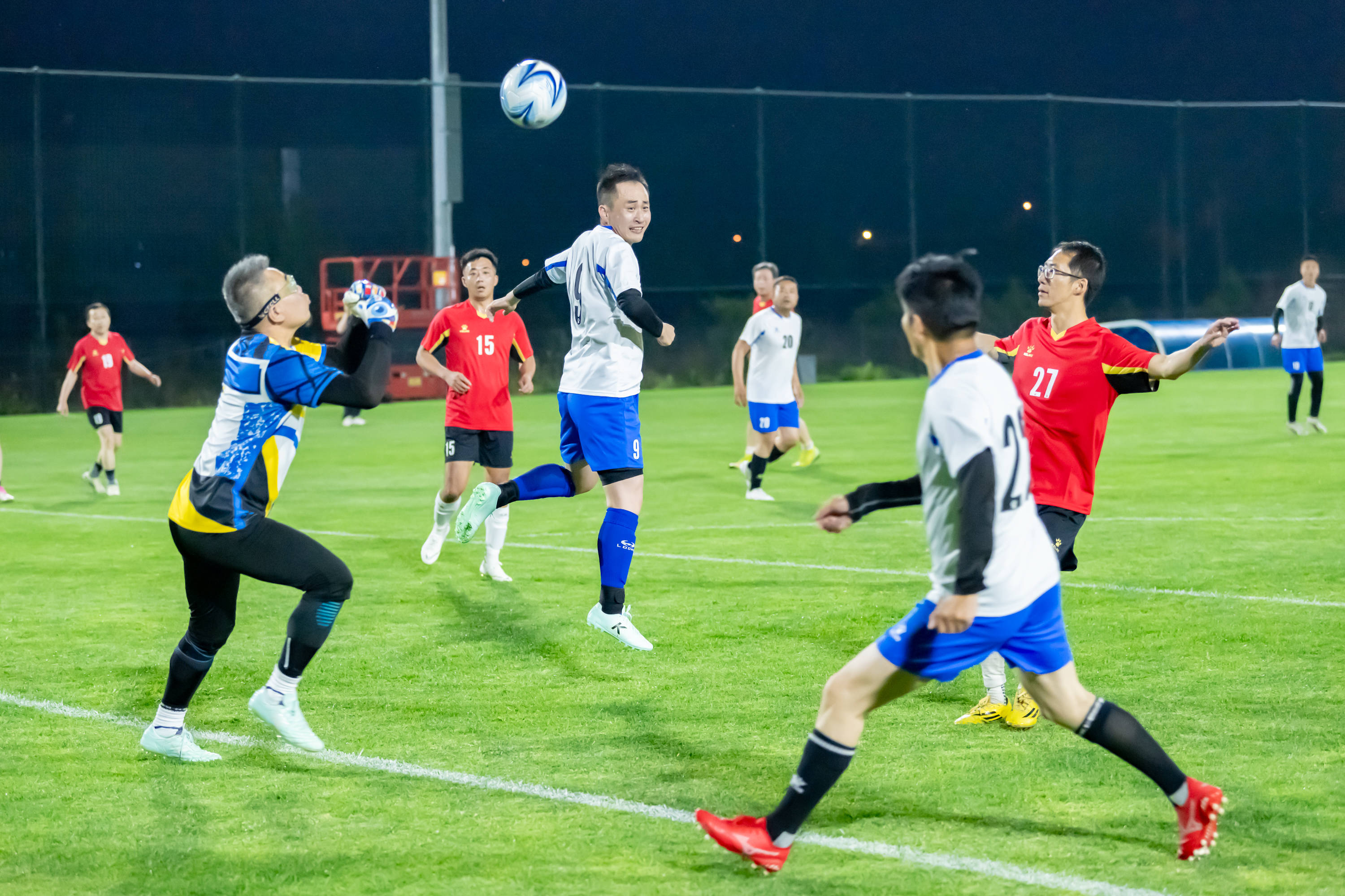 对抗来限制 对抗来限制