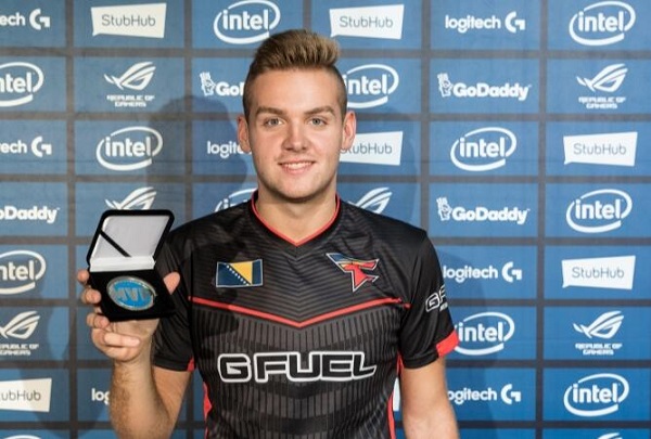 话语权的空 话语权的空